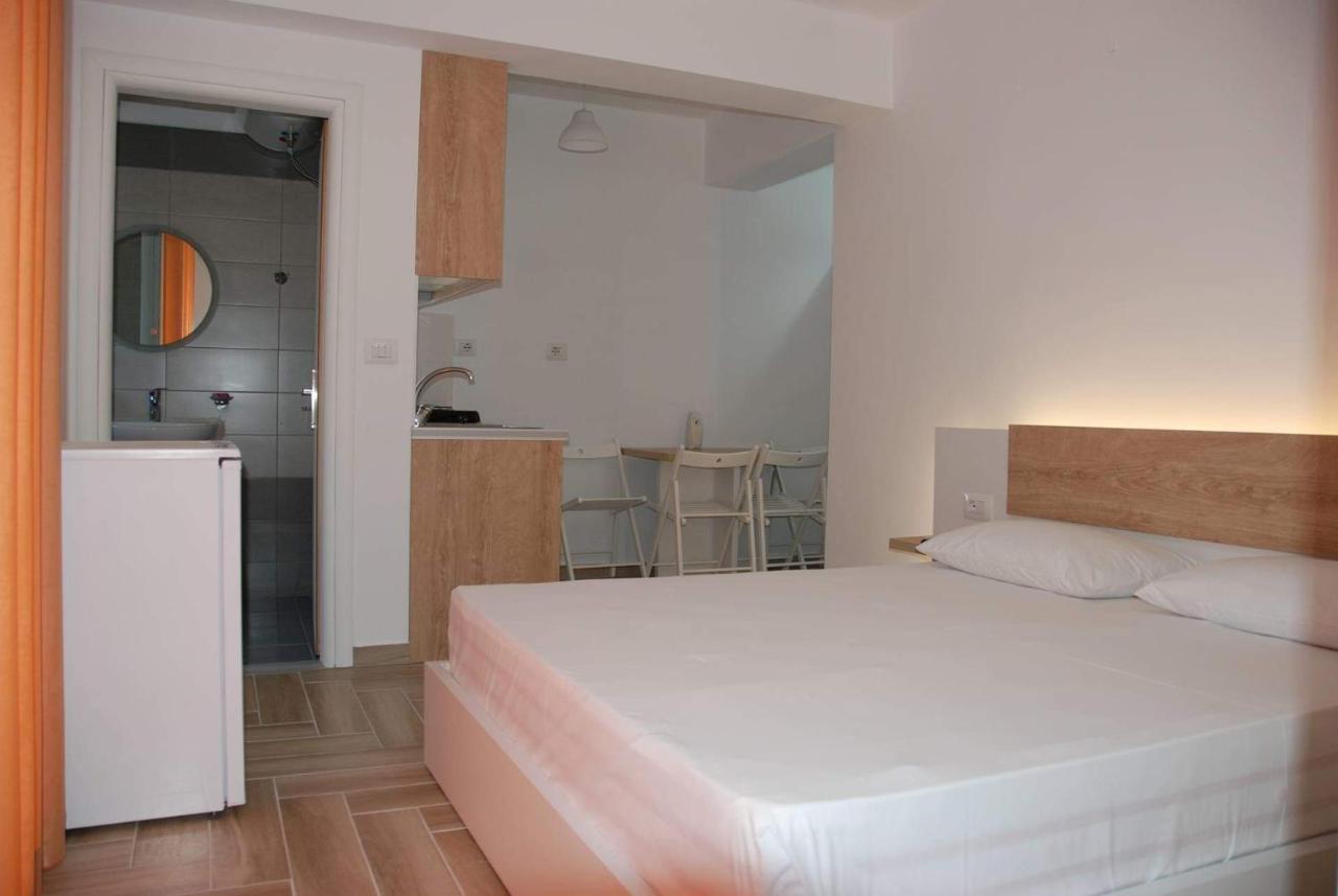 The Hill Apartment Sarandë Eksteriør billede