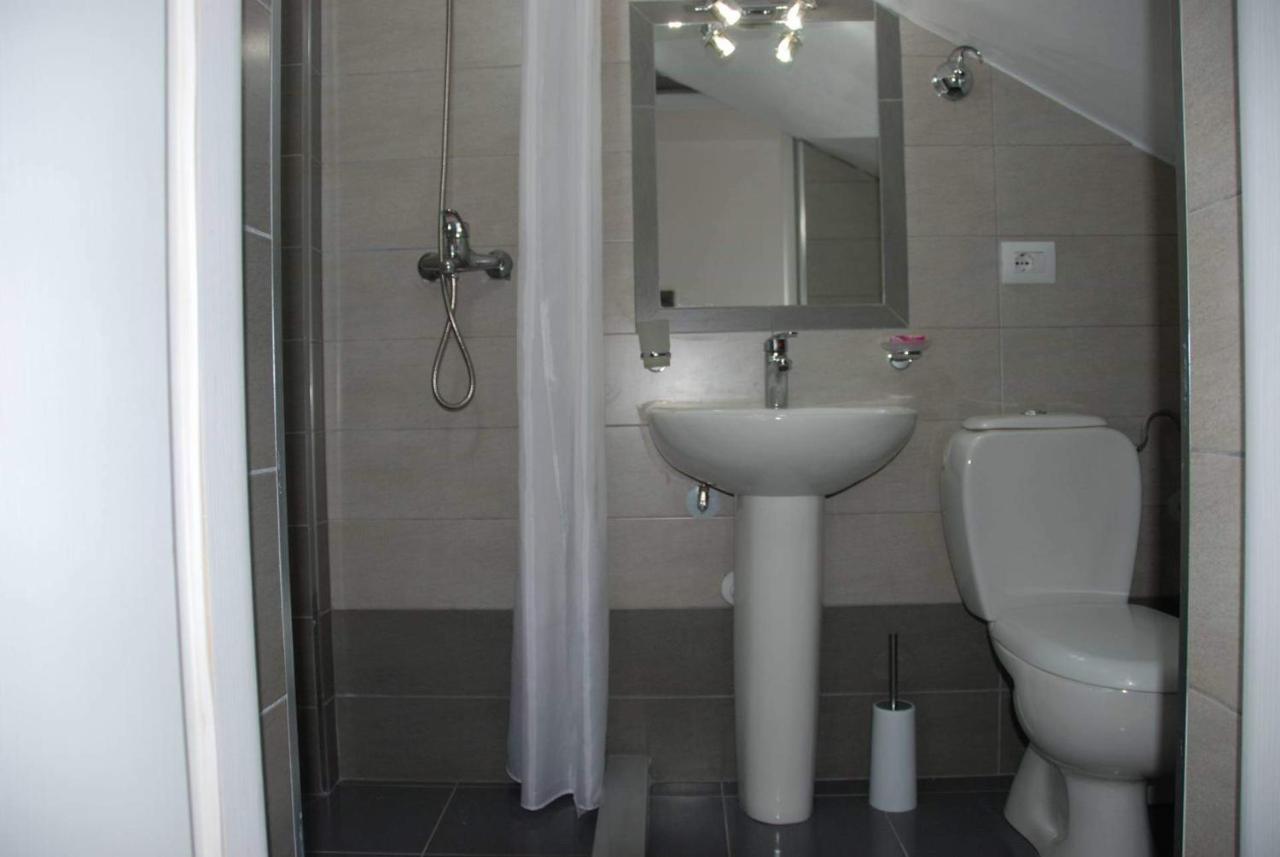 The Hill Apartment Sarandë Eksteriør billede
