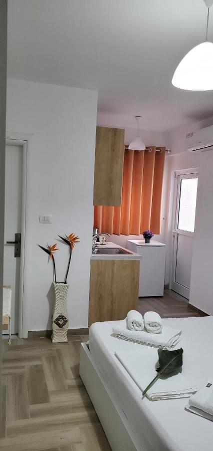 The Hill Apartment Sarandë Eksteriør billede